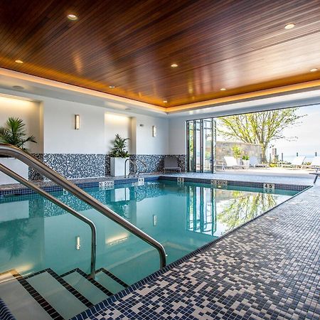 Qualicum Beach Ocean Suites エクステリア 写真