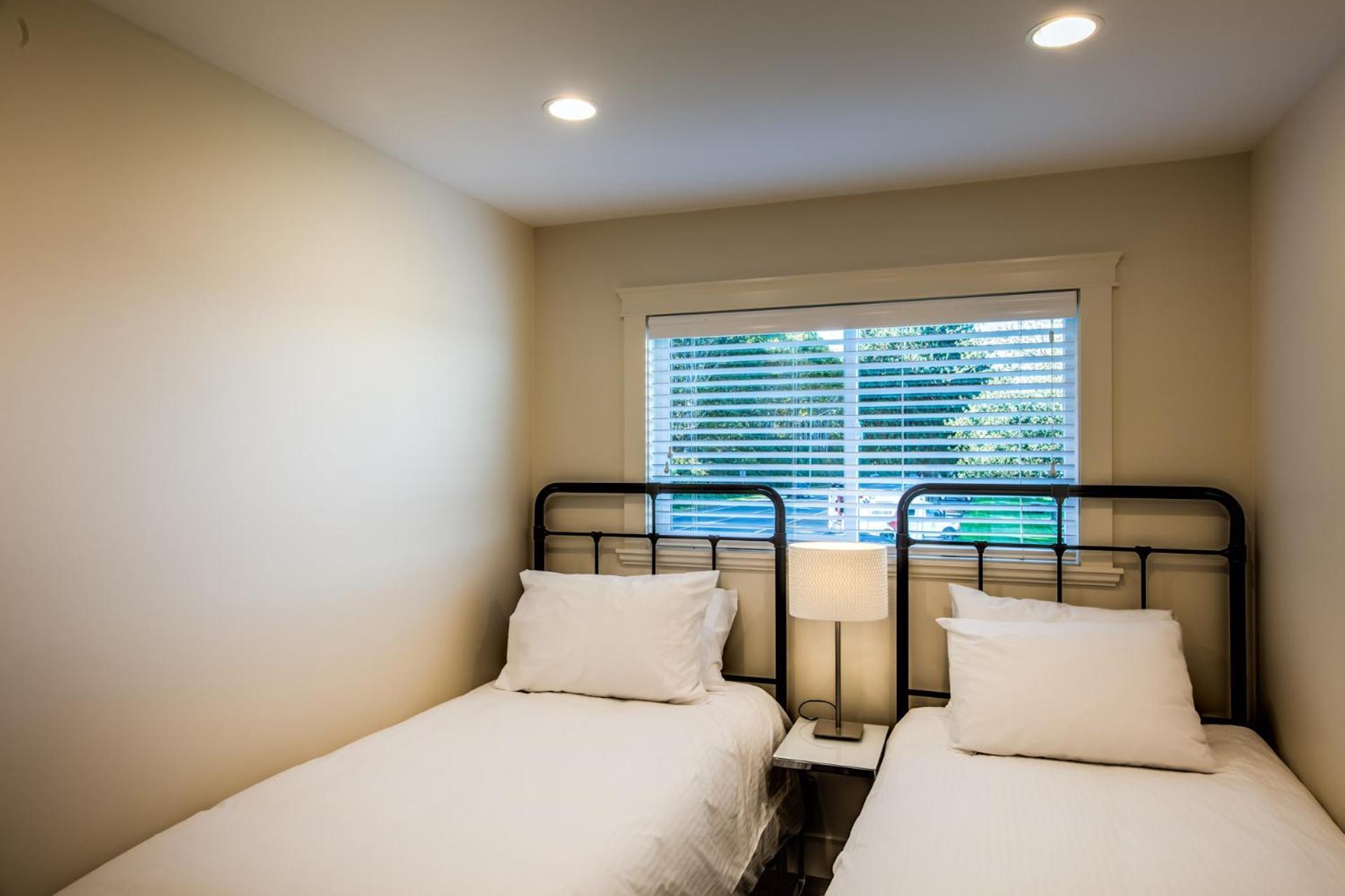 Qualicum Beach Ocean Suites エクステリア 写真