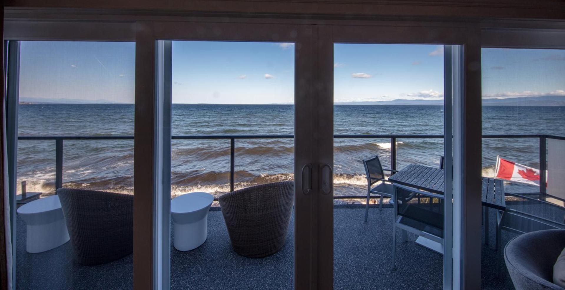 Qualicum Beach Ocean Suites エクステリア 写真