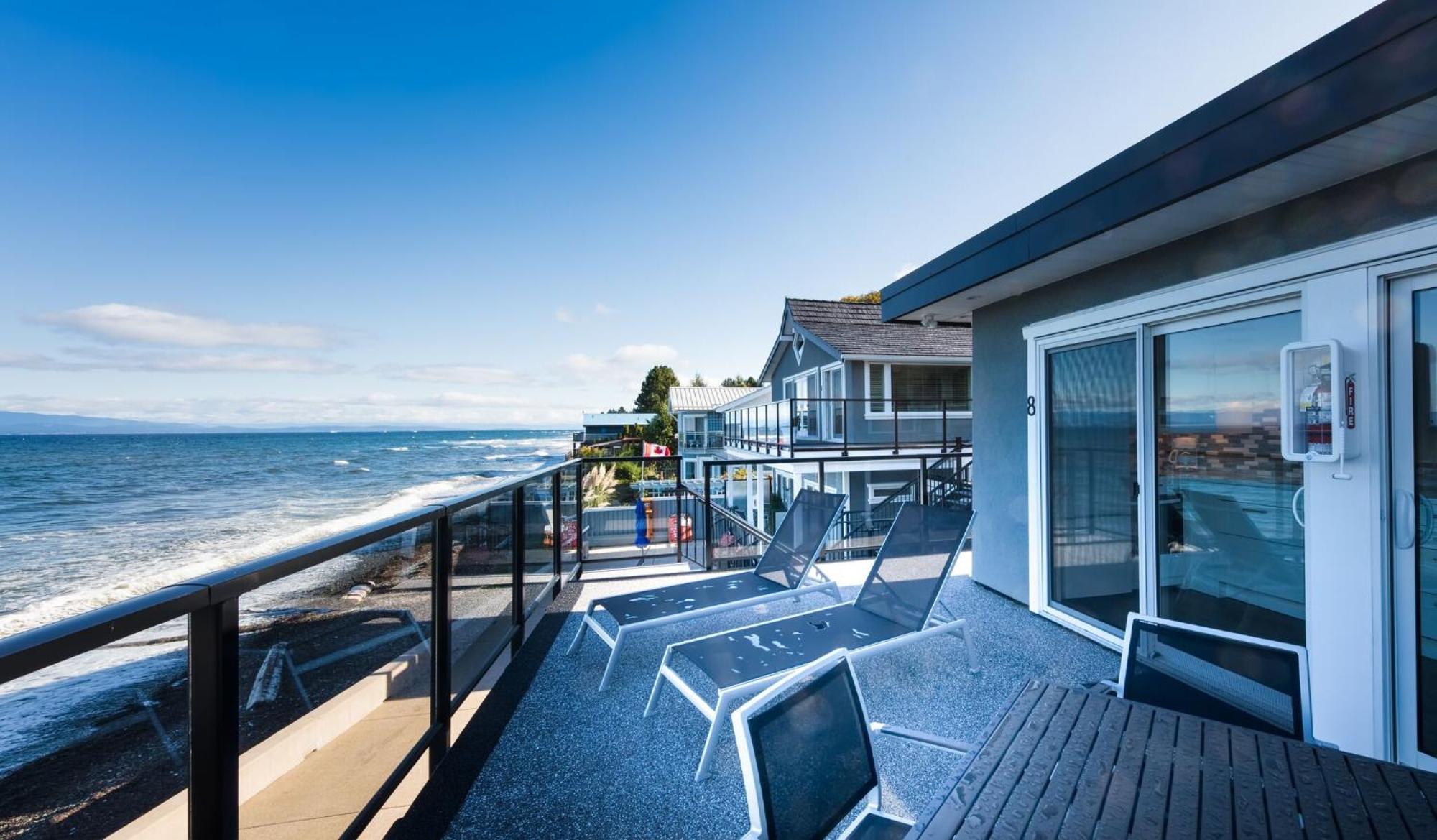 Qualicum Beach Ocean Suites エクステリア 写真