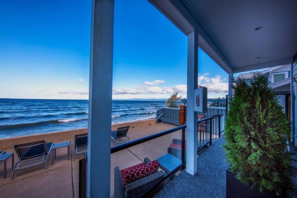 Qualicum Beach Ocean Suites エクステリア 写真