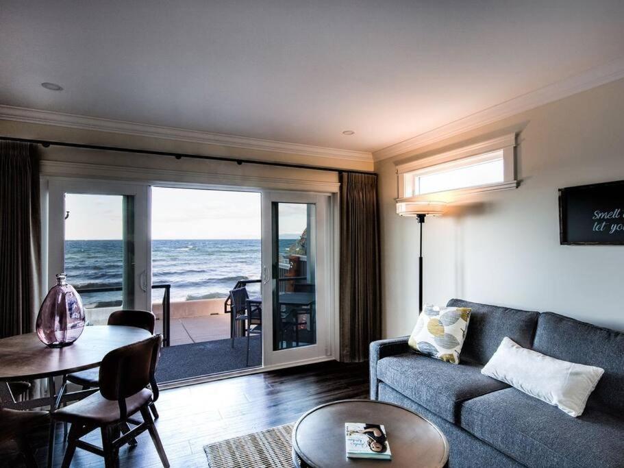 Qualicum Beach Ocean Suites エクステリア 写真