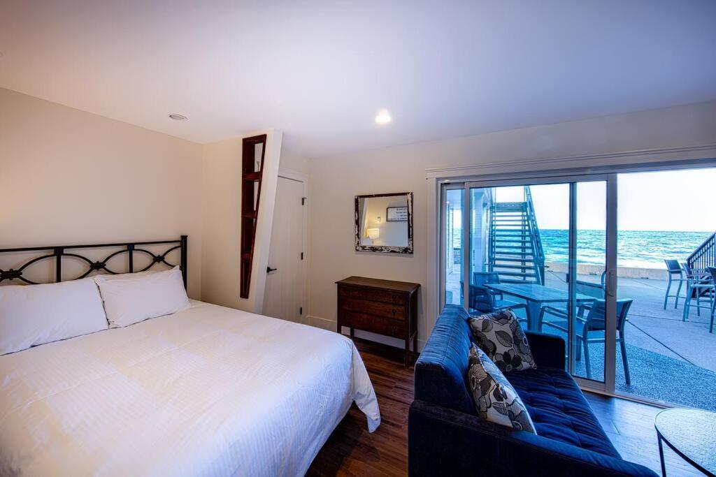 Qualicum Beach Ocean Suites エクステリア 写真